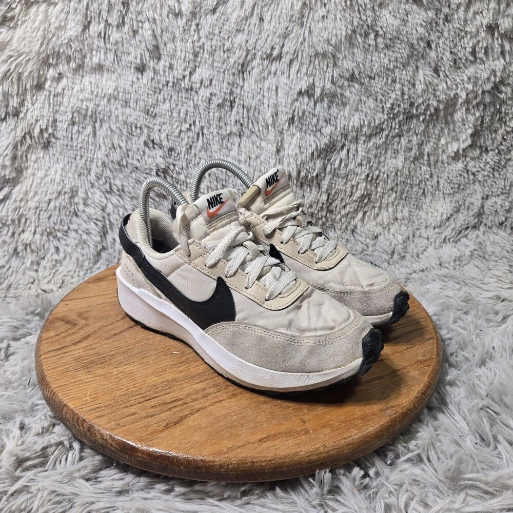 Nike Waffle Debut Womens White Lace Up Running Sneakers Size 7.5 Retro Shoes
